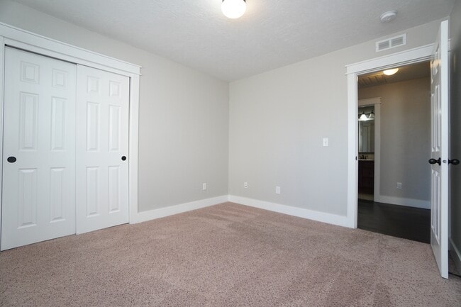Building Photo - 2724 Sommersby Wy N