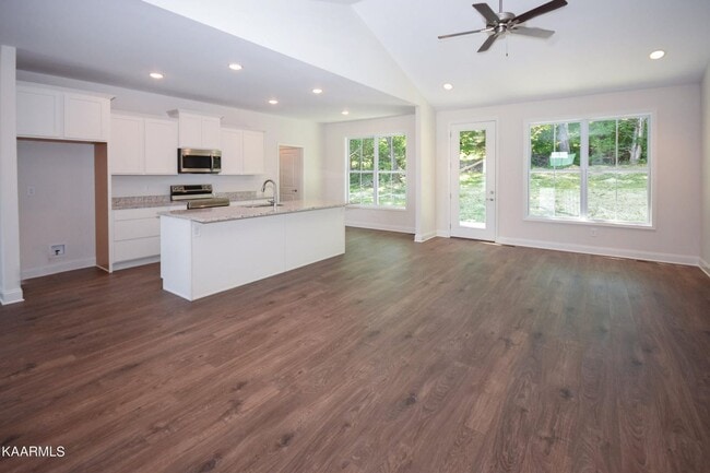 Building Photo - 8135 Vassar Ln