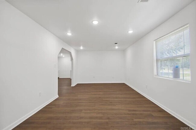 Building Photo - 3BR/1BA House for Rent in Jacksonville, AR!