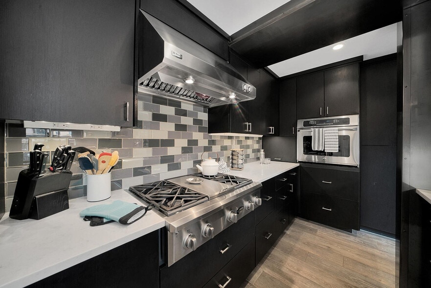 Building Photo - 113 Lost Creek Ln