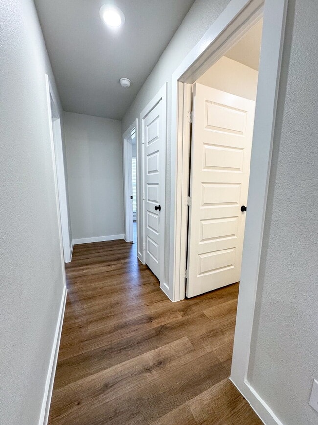 Building Photo - Brand-New, Move-In Ready!