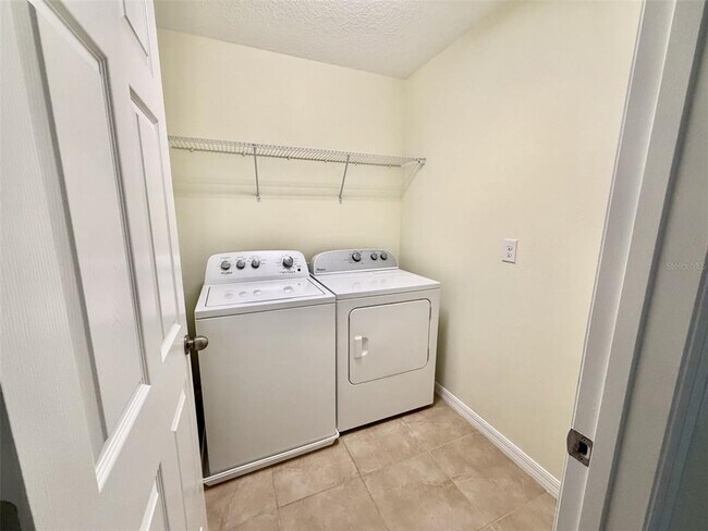 Building Photo - 8568 Dufferin Ln
