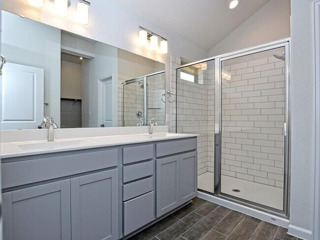Building Photo - MUST SEE!  Fantastic Pecan Park 3 Bedroom ...