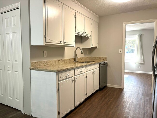 Building Photo - FULLY RENOVATED! 4BR/2BA Home Available No...