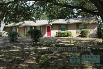 Building Photo - 1002 Centerwood Dr