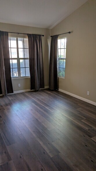 Front Room - 5621 Grand Prix Ct
