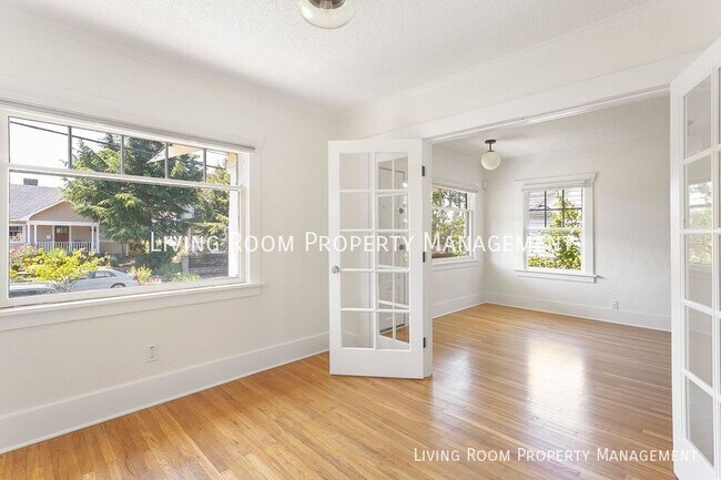 Building Photo - 5722 NE 10th-#A