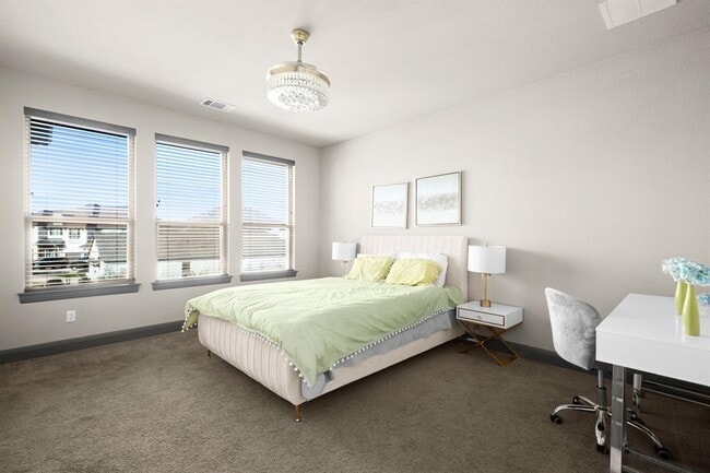 Building Photo - 5916 Davenport Divide Rd