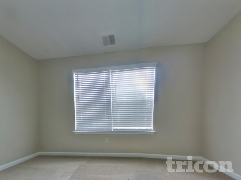 Building Photo - 4118 Lost Springs Tr
