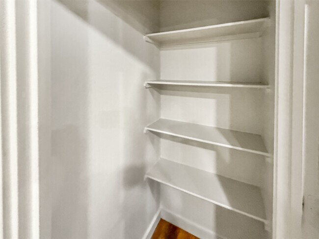 Building Photo - 10535 Mills Rd