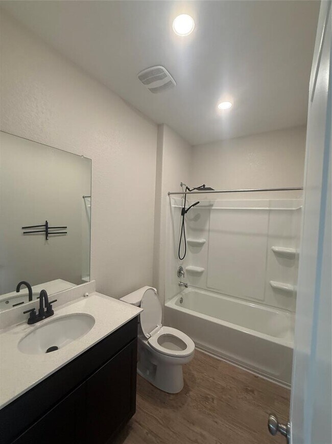 Building Photo - 1104 Minnow Ln