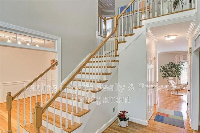 Building Photo - 475 Ashbry Run Dr