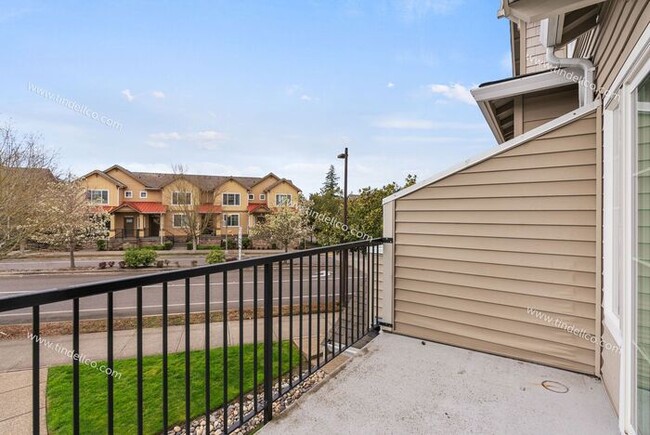Building Photo - Picturesque 2 Bedroom 2.5 Bathroom Townhou...