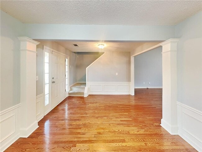 Building Photo - 3562 Courtfield Trace NE