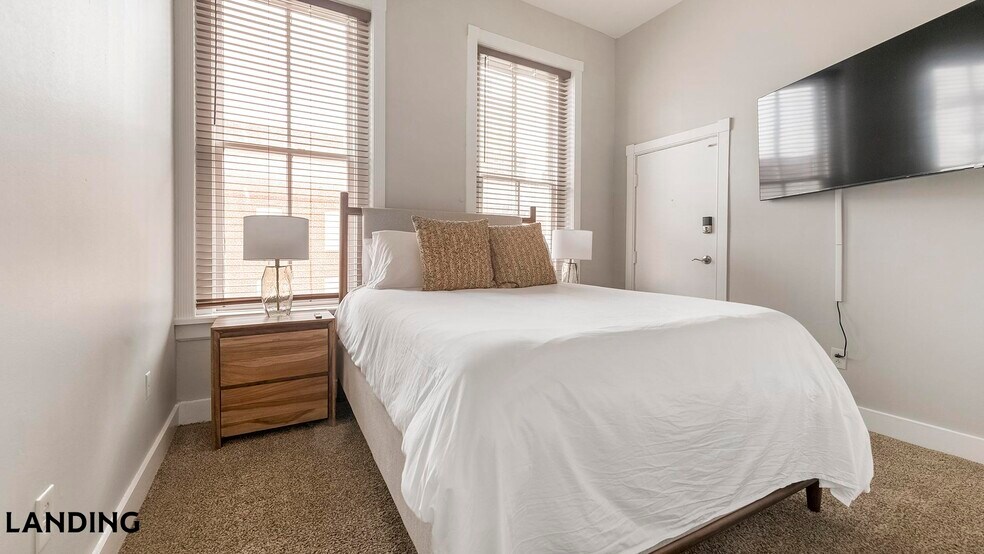 Building Photo - 617 W Lexington St