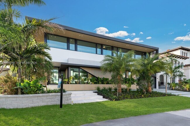 Building Photo - 641 Flamingo Dr