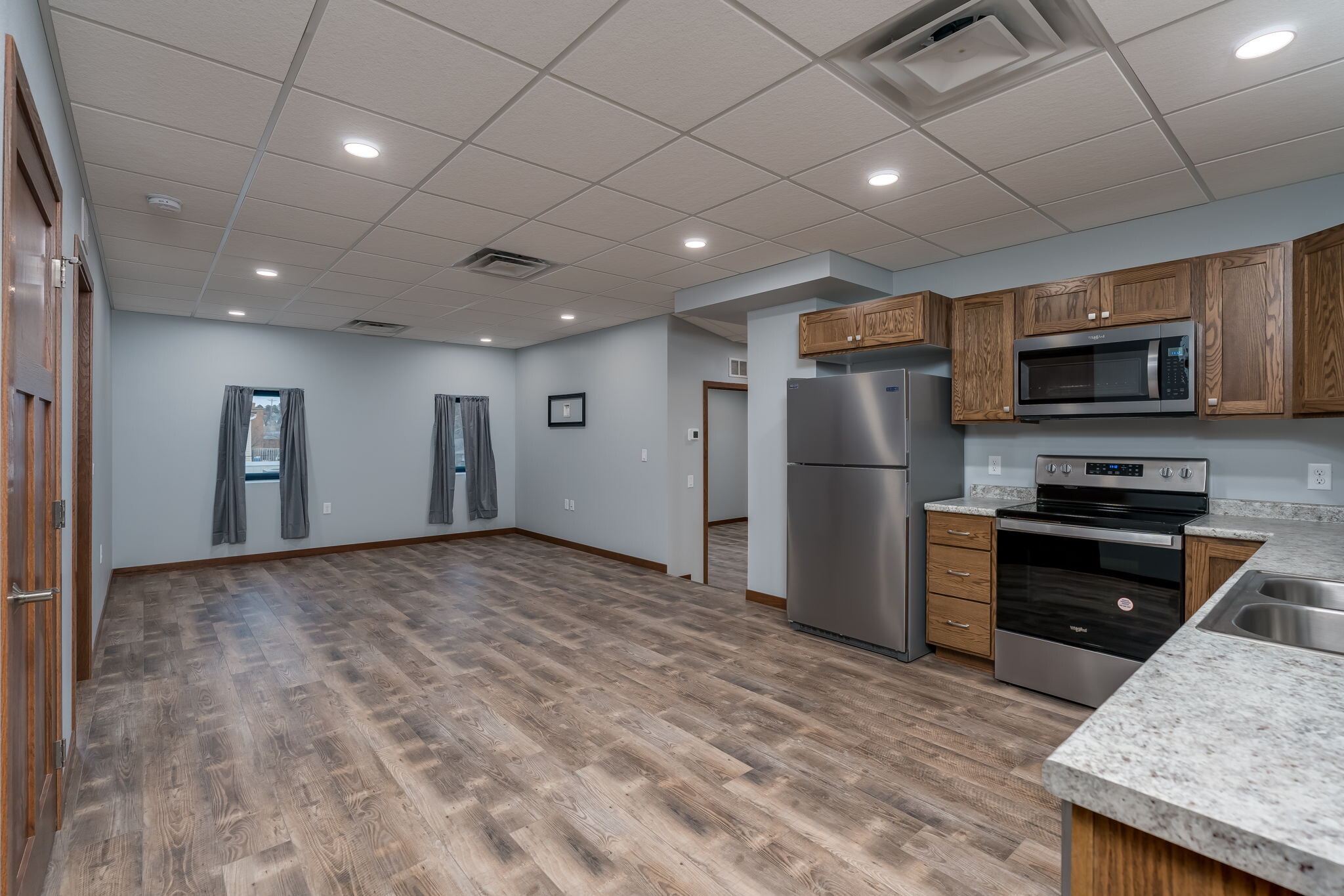 Kitchen & Family Room - 513 N Riverfront Dr