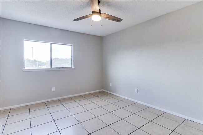 Building Photo - 11205 Willowood Creek Dr