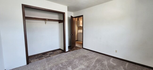 Building Photo - 625 9th St N