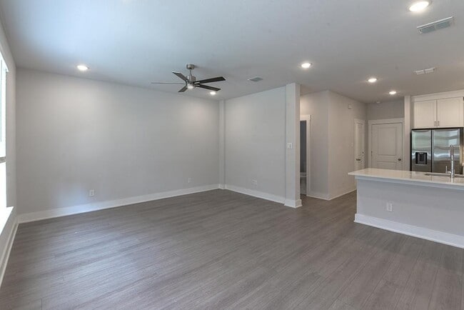 Building Photo - 817 Crystal Oak Ln