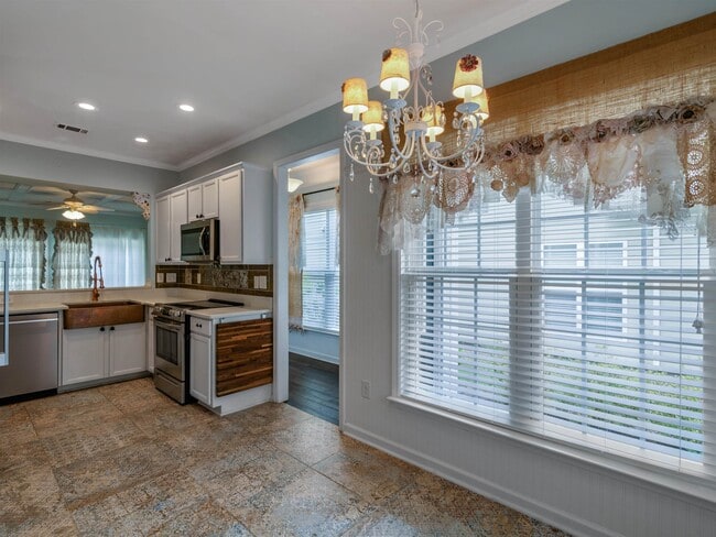 Building Photo - 207 English Ivy Dr