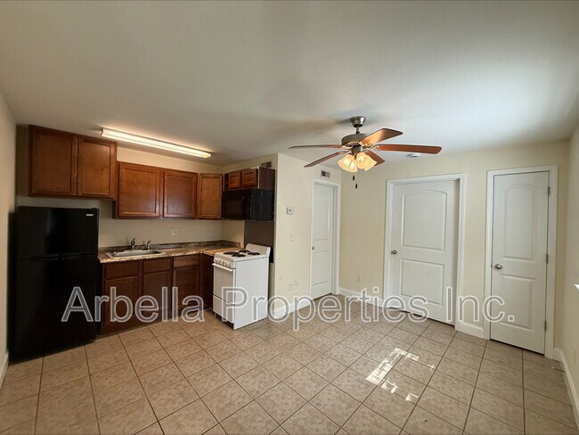 Building Photo - 128 Leach Dr