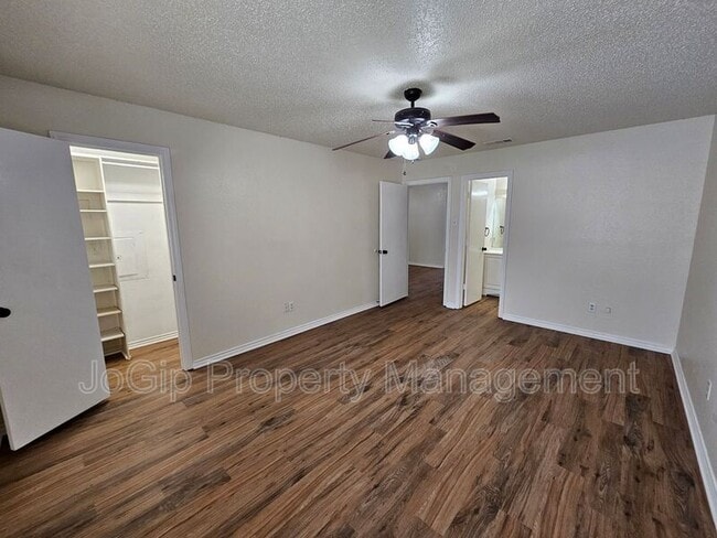 Building Photo - 311 Bryant Ln