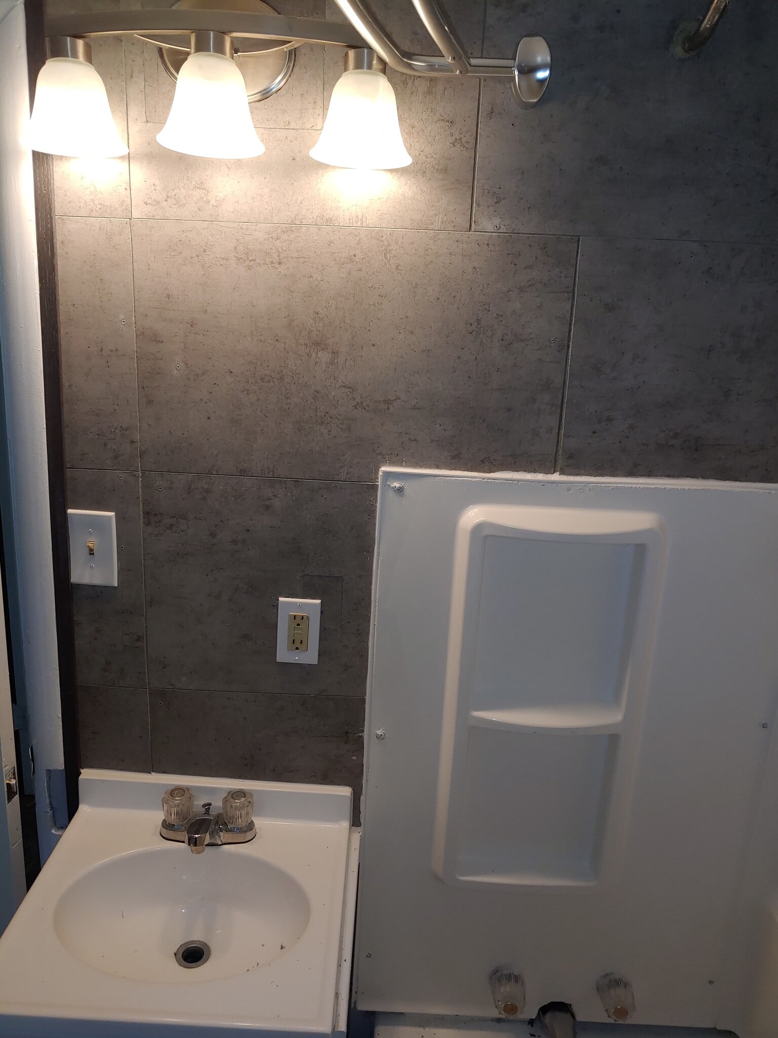 Bathroom - 102 E Hamilton St