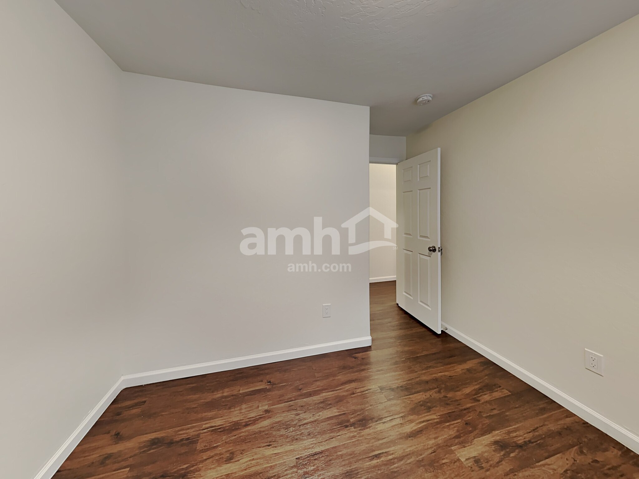 Building Photo - 2107 E Catclaw St