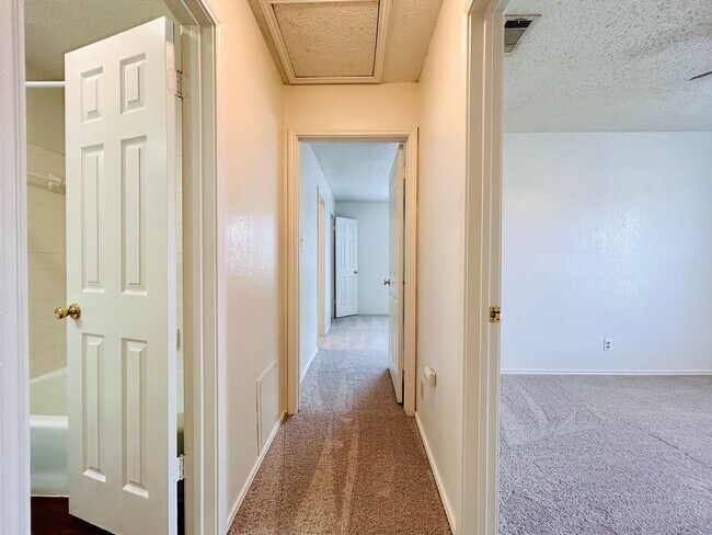 Building Photo - 9300 Kempler Dr