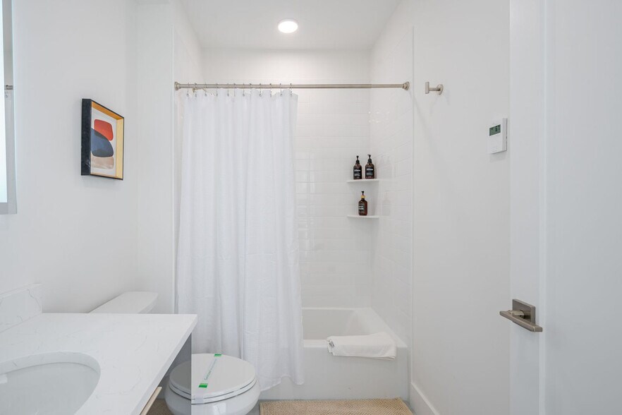 Building Photo - 38 Hichborn St