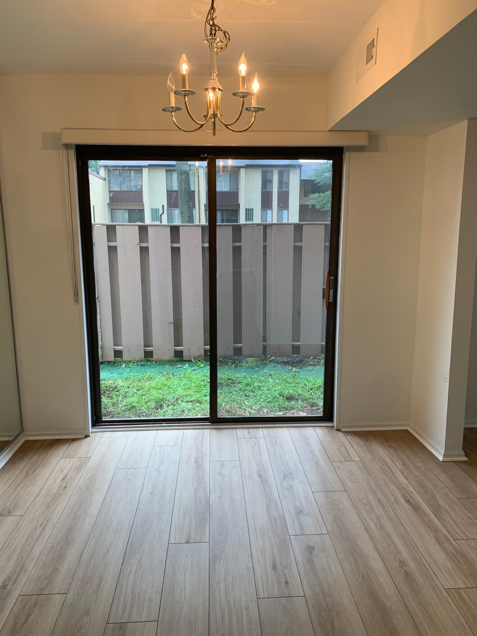 Building Photo - 6 Aspen Way