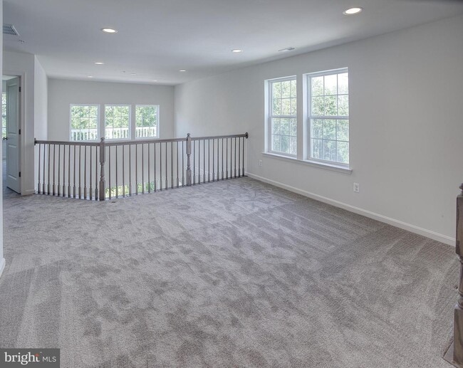 Building Photo - 106 Trails Way