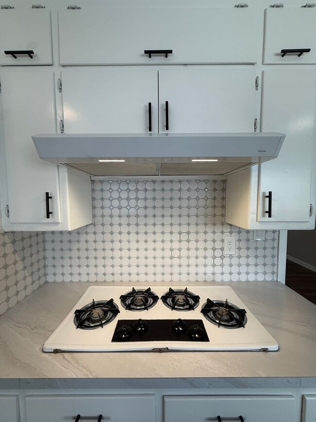 Building Photo - Centrally Located Single Story Updated Home