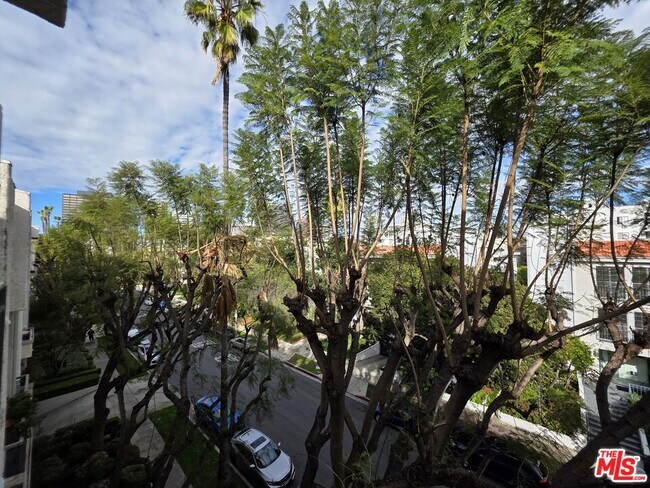 Building Photo - 1440 Veteran Ave