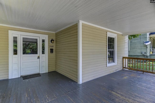 Building Photo - 3 Bedroom 1 Bathroom