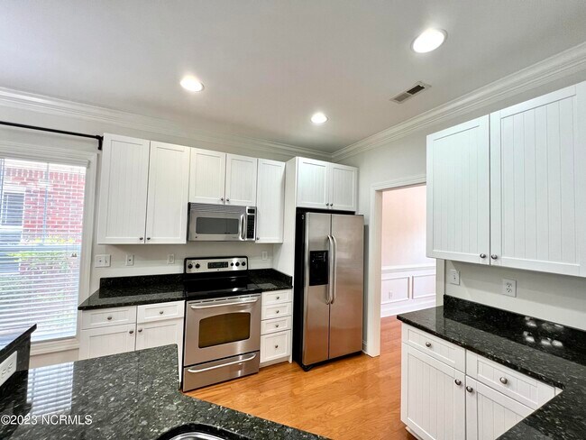 Building Photo - 514 Wallington Rd