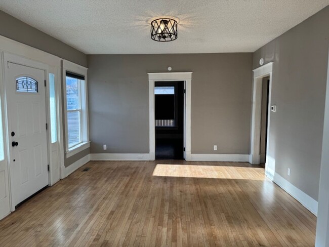 Building Photo - Charming 3BD/2BA Home in the Heart of Old ...