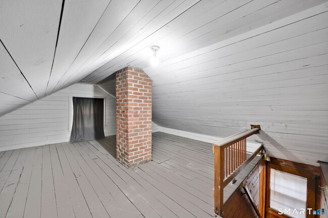 Building Photo - 37 Bushy Hill Rd