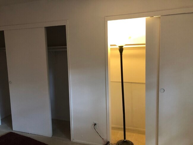 Building Photo - 1 Lake Ave