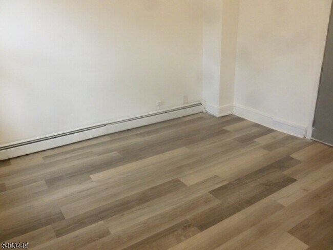 Building Photo - 523 Franklin St