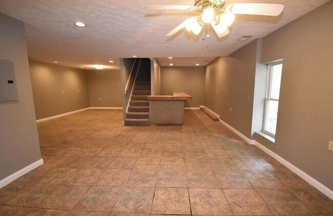 Building Photo - 516 Pearl Ave