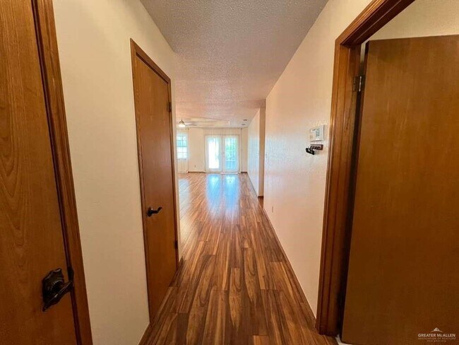 Building Photo - 12 Santa Anna Dr