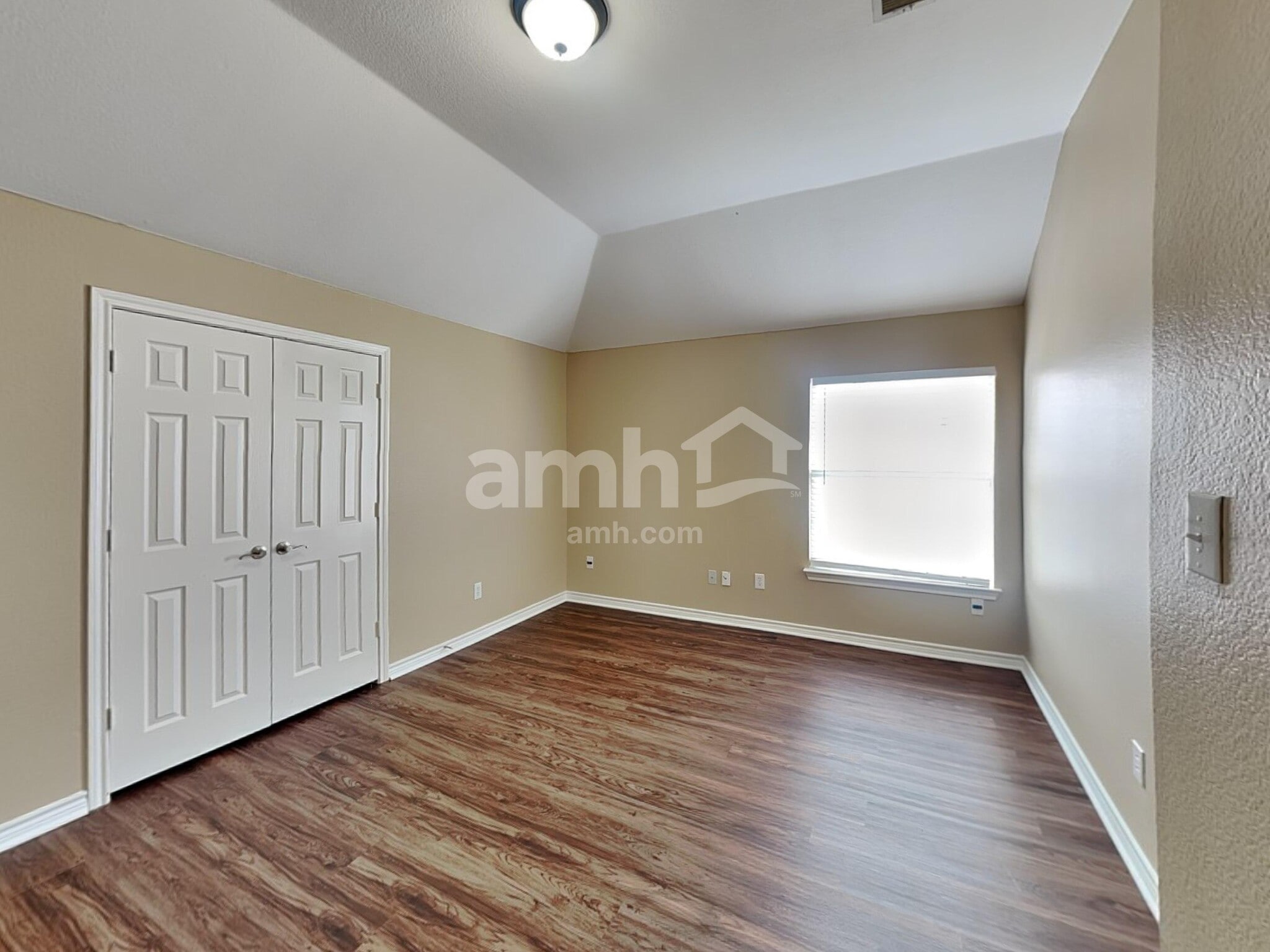 Building Photo - 107 Monticello Dr