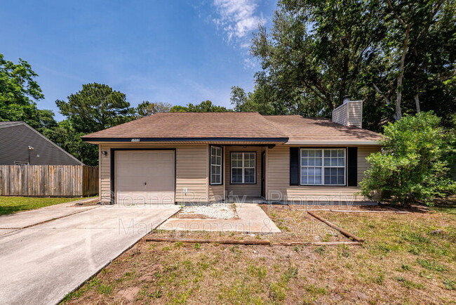 Primary Photo - 1022 Oakcrest Dr