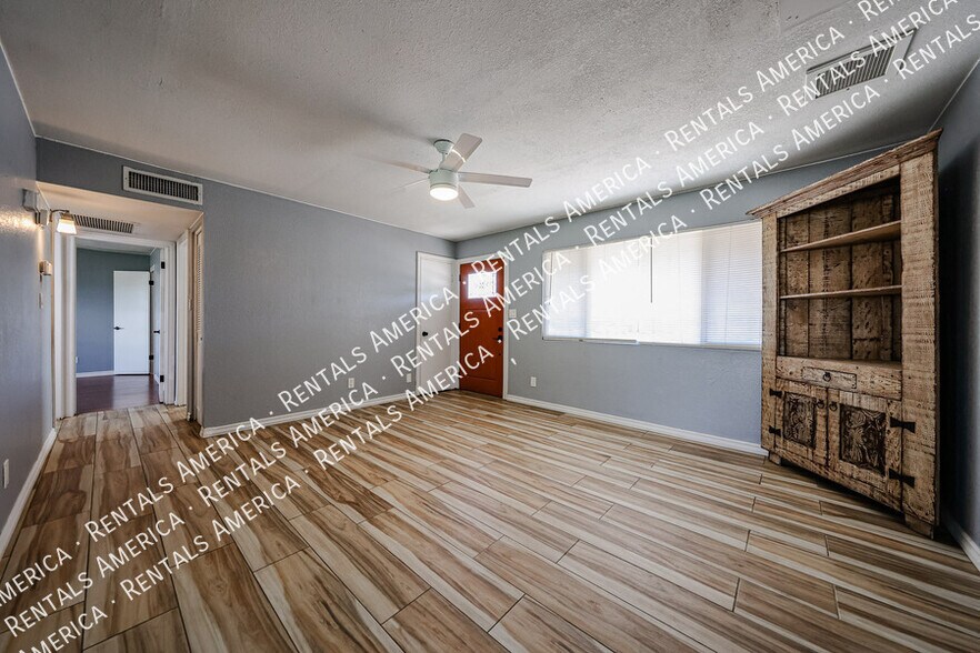 Building Photo - 15851 N 23rd St