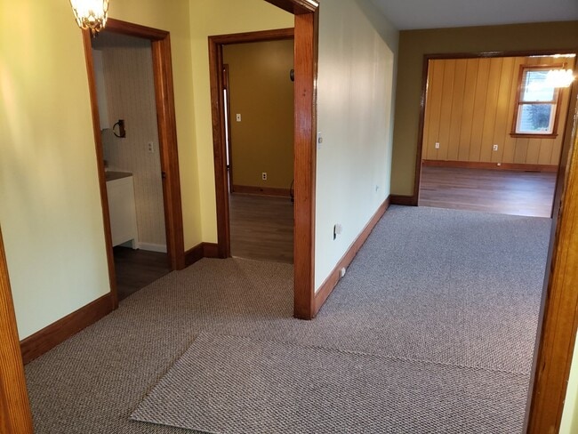 Building Photo - 3138 Monroe Ave