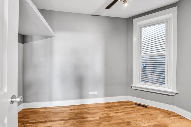 Building Photo - 3208 W Wabansia Ave