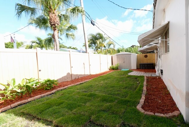 Building Photo - 3693 NE 20th Ave