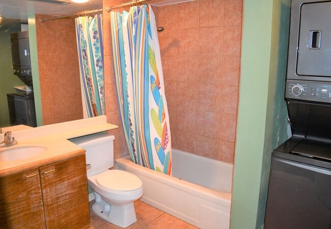Building Photo - Honolulu Tower 2br/1ba/1pkg in Downtown Ho...